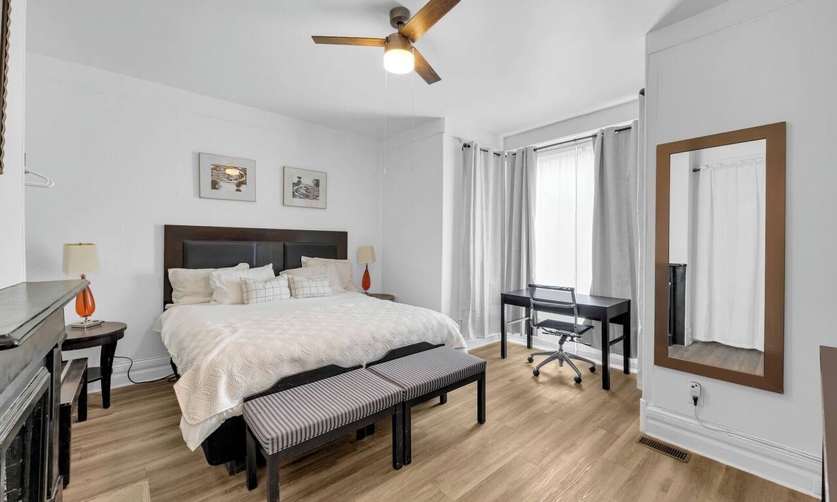 Mexicantown - Southwest Detroit Apartment | Detroit 3BR in Mexicantown | Sleeps 7 + WiFi