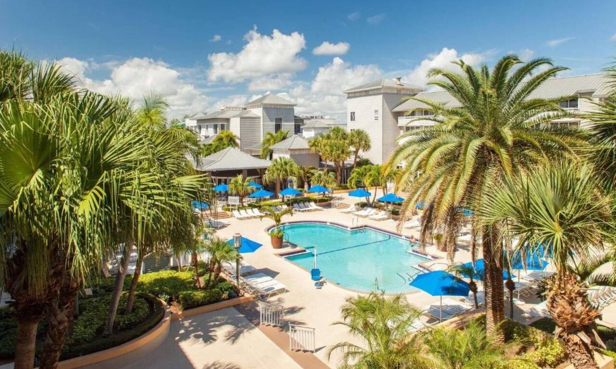 Stuart Hotel | Direct Pool View | Golf. Outdoor Pool. Gym.