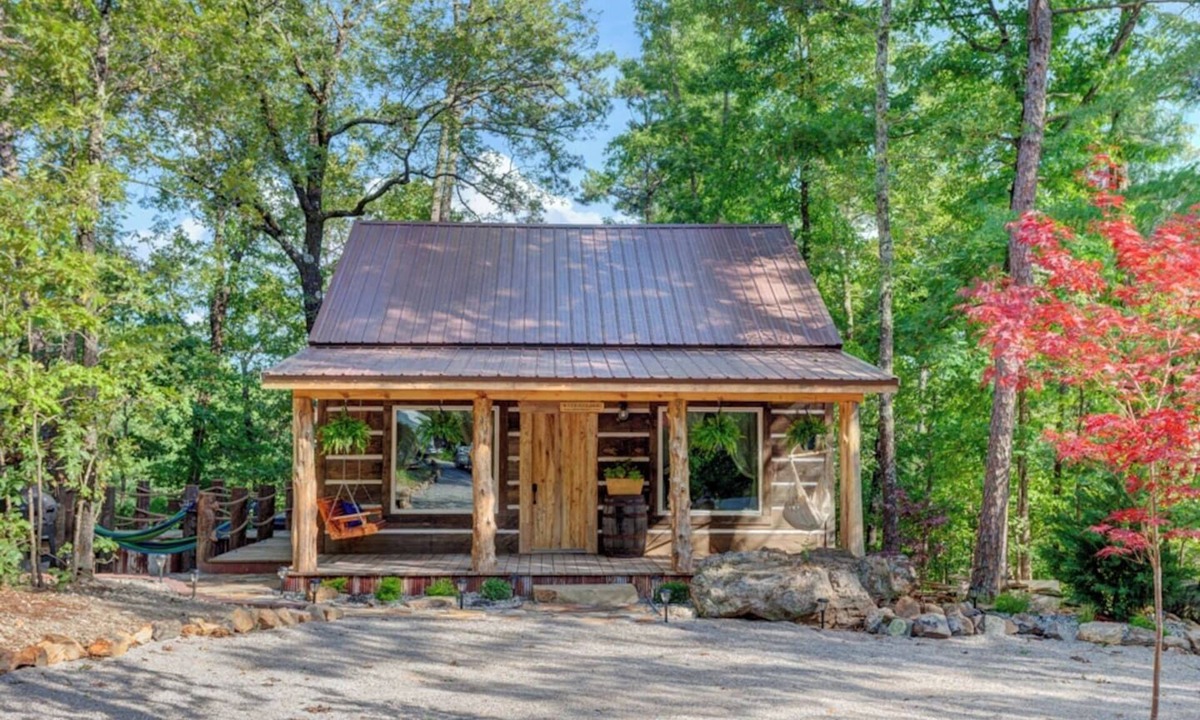 Hot Springs Cabin | Dock Holiday at Fox Pass Cabins