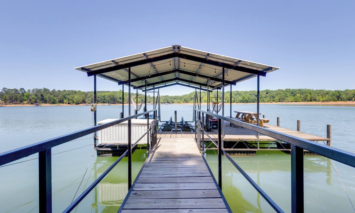 Anderson House | Dock w/Deep Water Levels! Home on Lake Hartwell