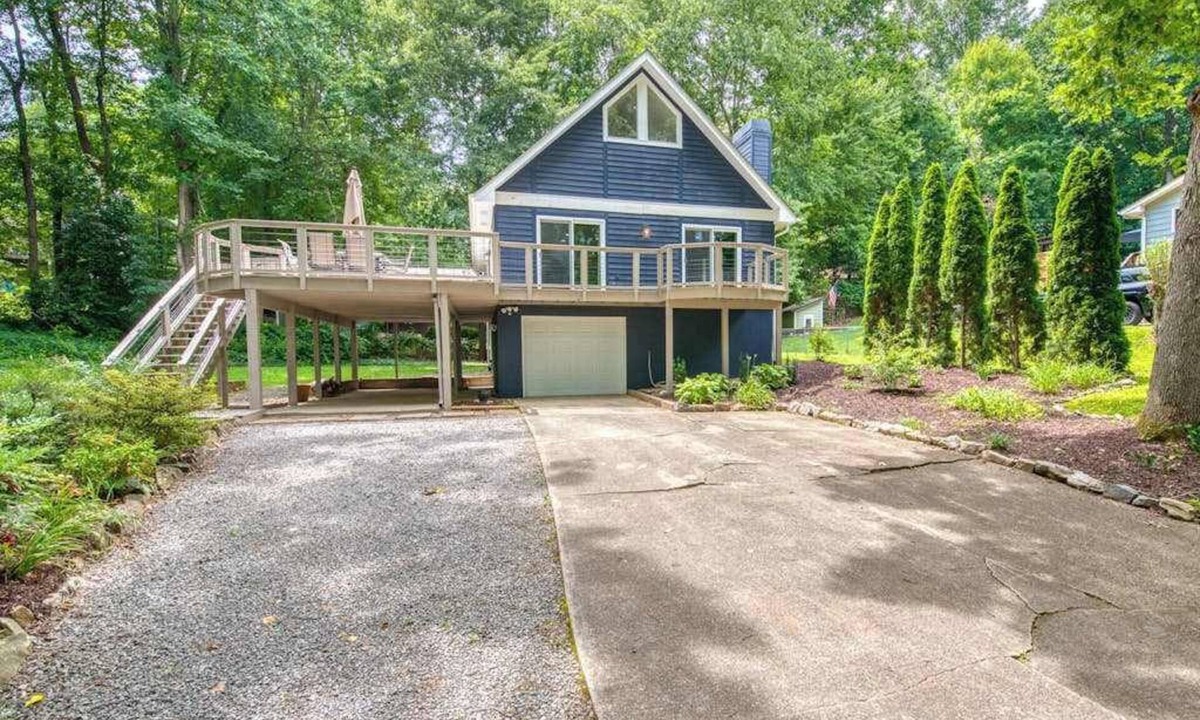 Fletcher House | Dog-friendly home with deck, gas fireplace, central AC, & washer/dryer