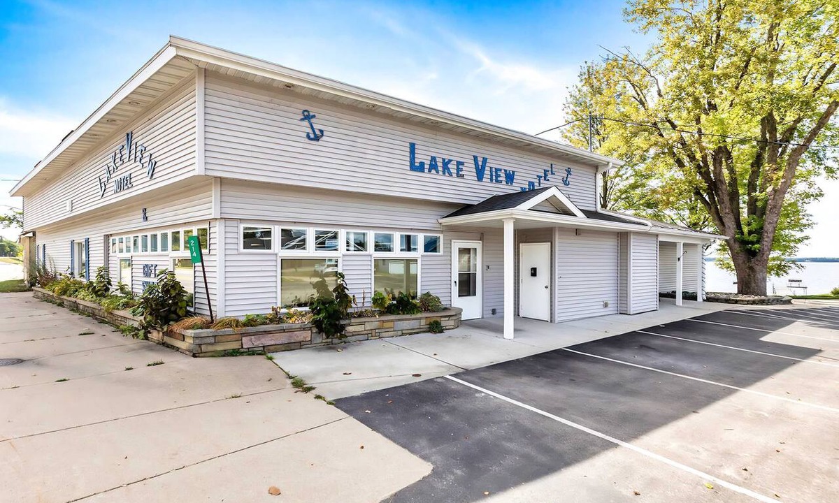 Lake City Apartment | Double Bed Room in Heart of Lake City