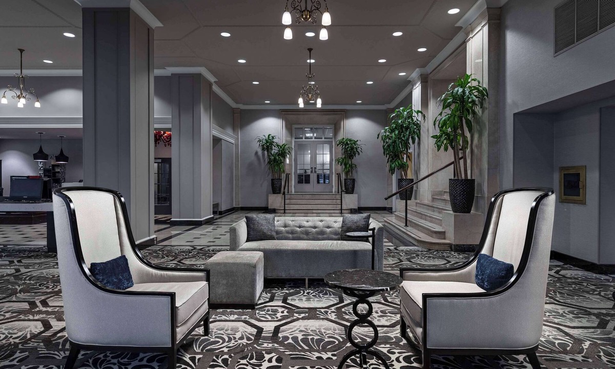 Downtown Detroit Hotel | DoubleTree Suites by Hilton Hotel Detroit Downtown - Fort Shelby