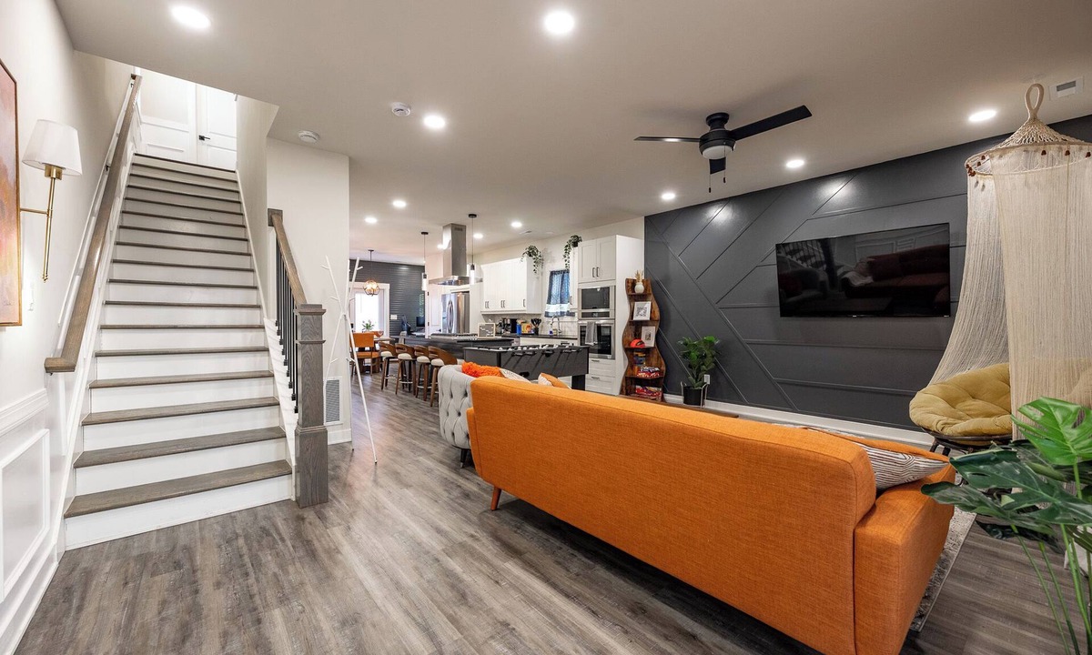 Indianapolis House | Downtown 3BR, Family-Friendly, near INDY 500 & IMS with Free Parking