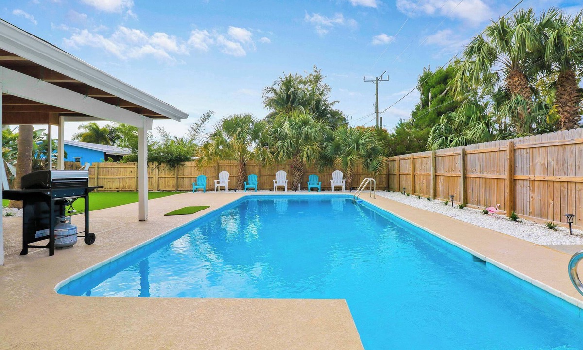 Stuart House | Downtown Beach Cottage - Heated Pool
