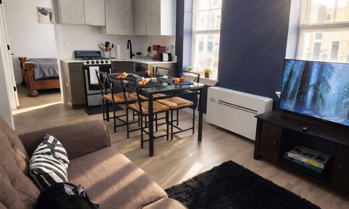 Midtown Apartment | Downtown Detroit 1bd Apt Wlk- DMC, Wayne State, Ford Field, Comerica Prk, Arena