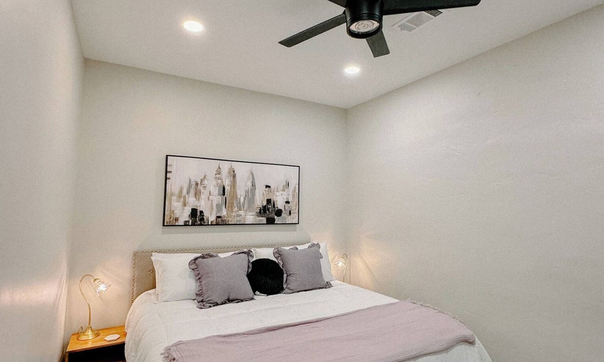 Aberdeen Apartment | Downtown Loft Cozy 1-bedroom apartment in adorable Aberdeen with WiFi