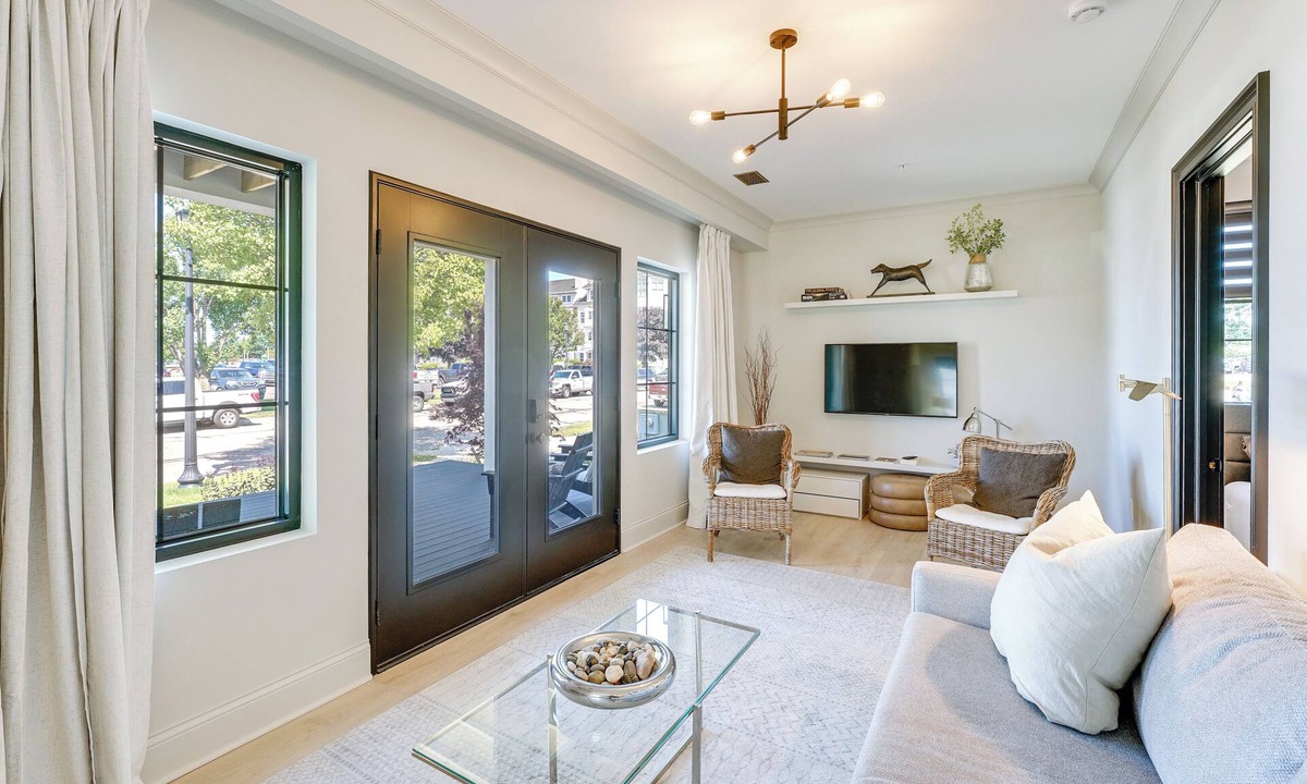 Ludington Condo | Downtown Ludington Modern Condo w/Great Views!