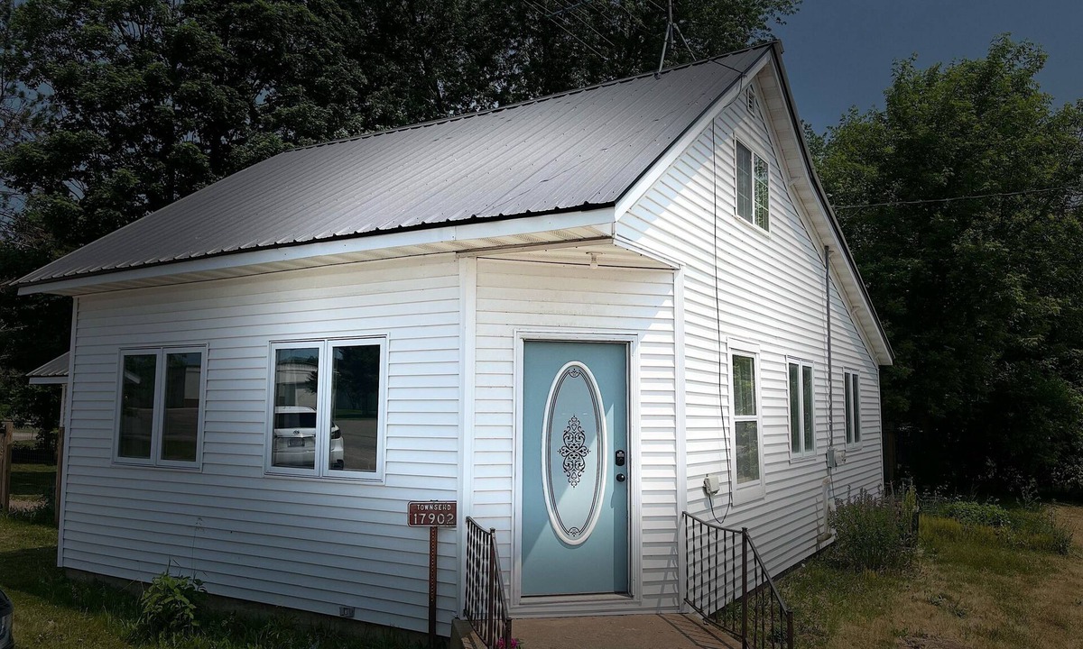 Townsend House | Downtown Townsend-Easy Access to all Amenities/Trails. Truck & Trailer Parking