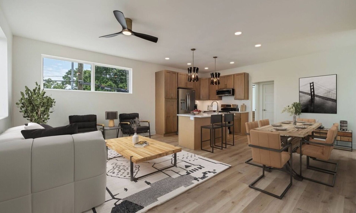 Nashville House | Downtown Views - Rooftop Patio/Hot Tub and EV Charging Station 4 BED/3 BATH