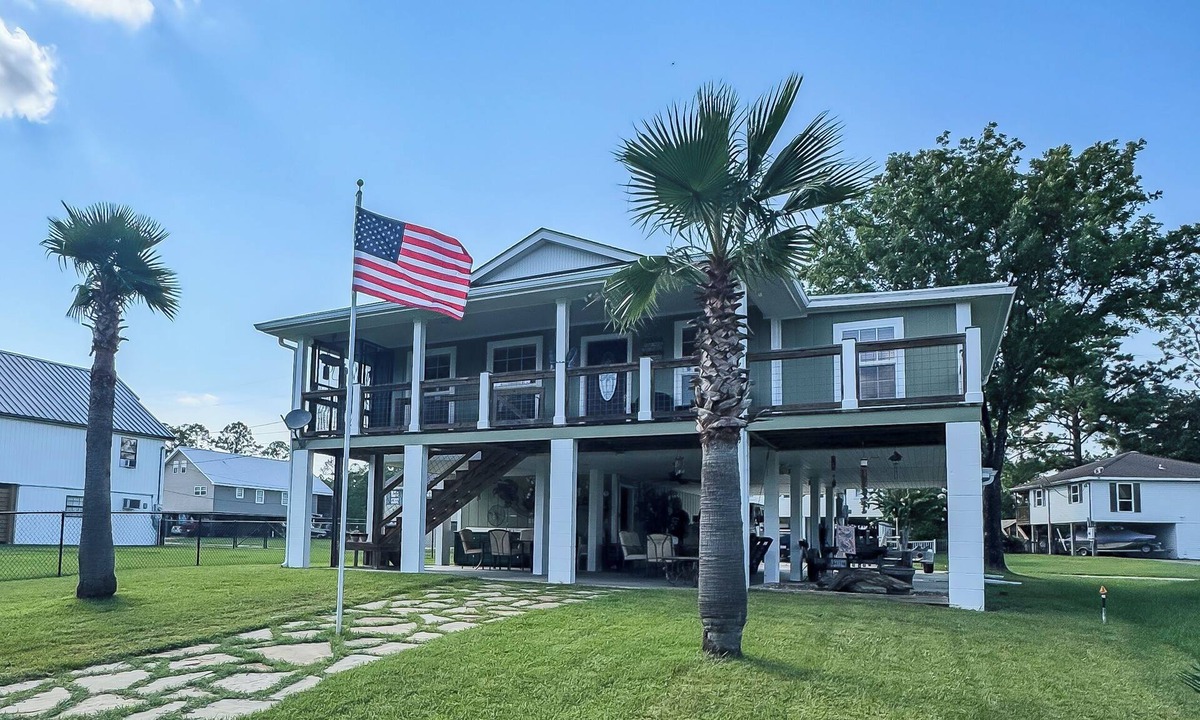 Kiln House | Drift Away to the River House - Cozy 3BR on the Jourdan River