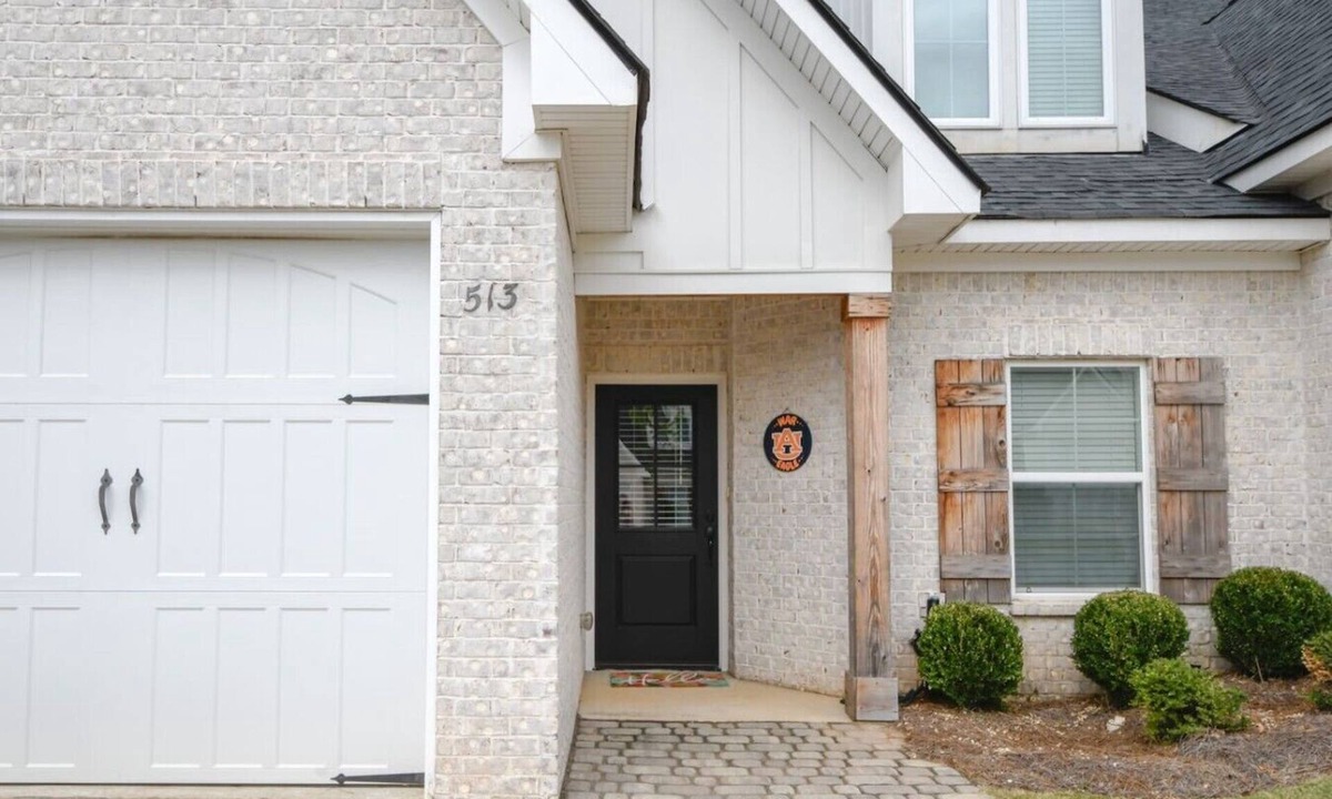 Tallassee Villa | Eagles Nest | Auburn Townhome | Close to Campus