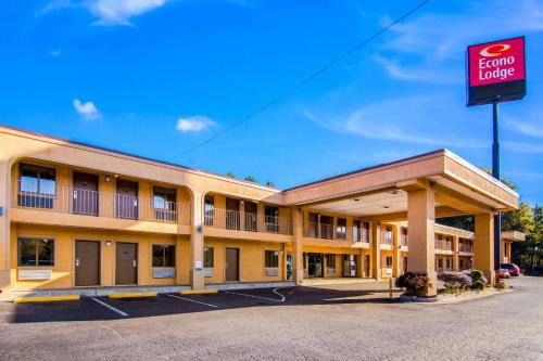 Forest Park Cabin | Econo Lodge Atlanta Airport East
