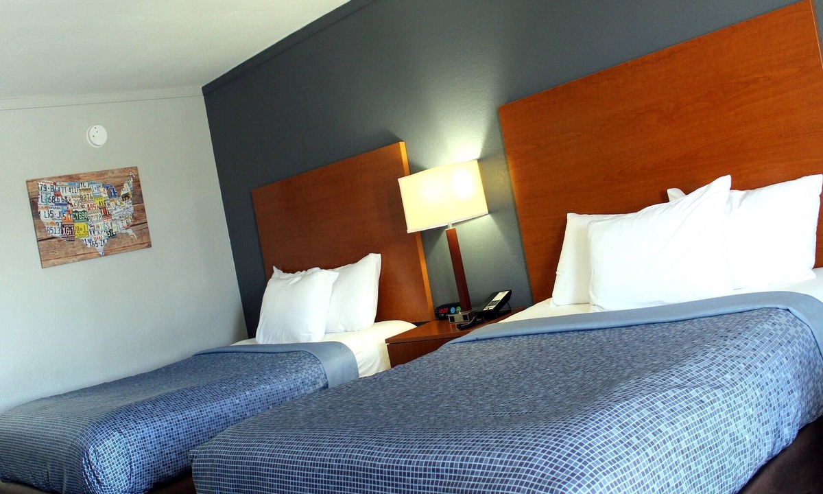 Franklin Hotel | Econo Lodge Franklin South
