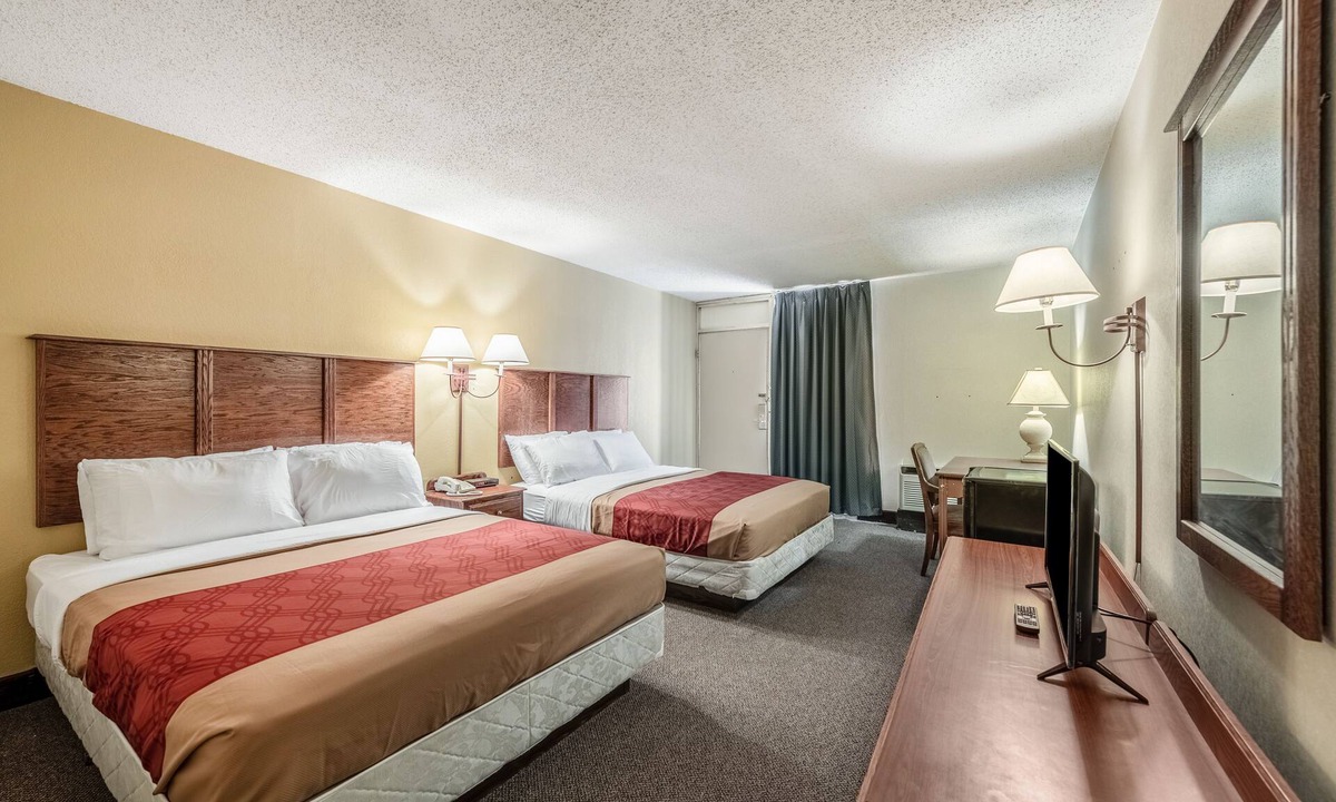 Brainerd Hotel | Econo Lodge