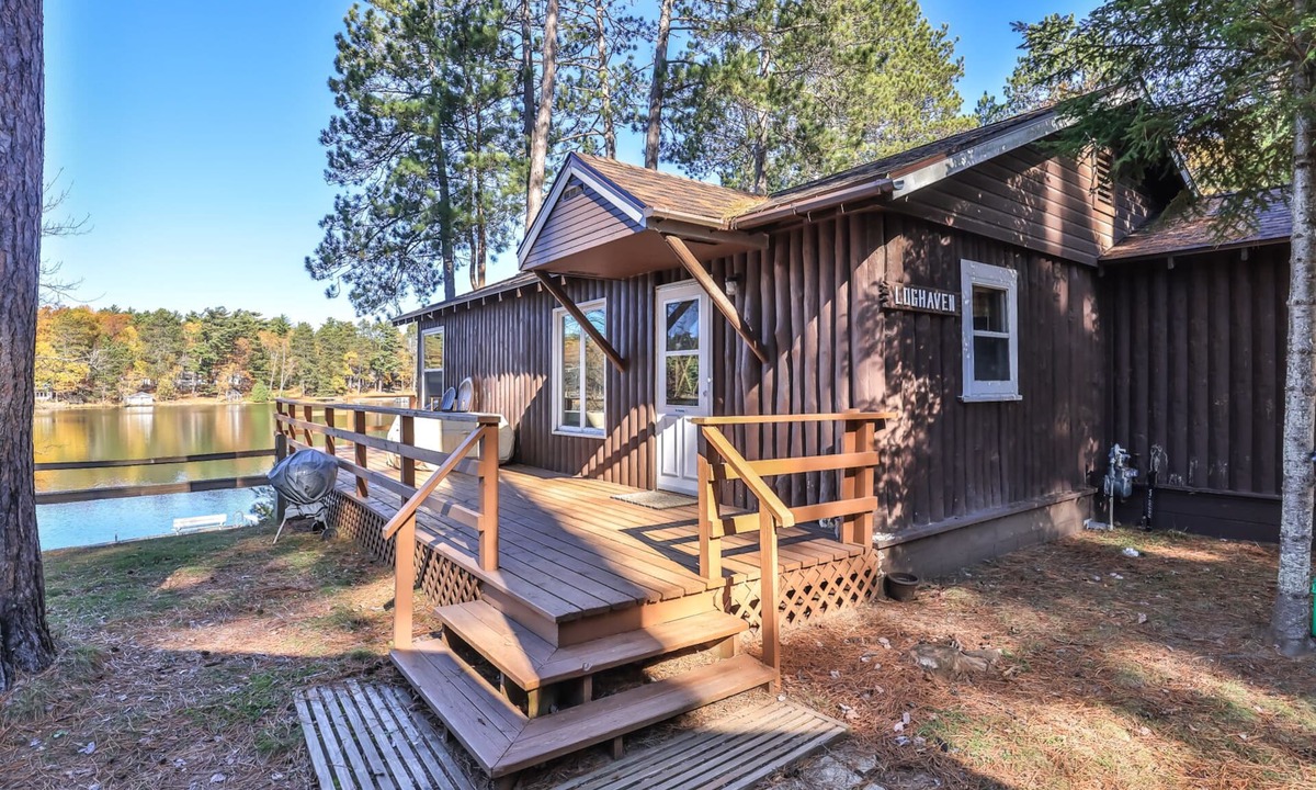 St Germain House | Elbert’s Resort lakeside cabin with dock and Timber’s bar and grill on site!