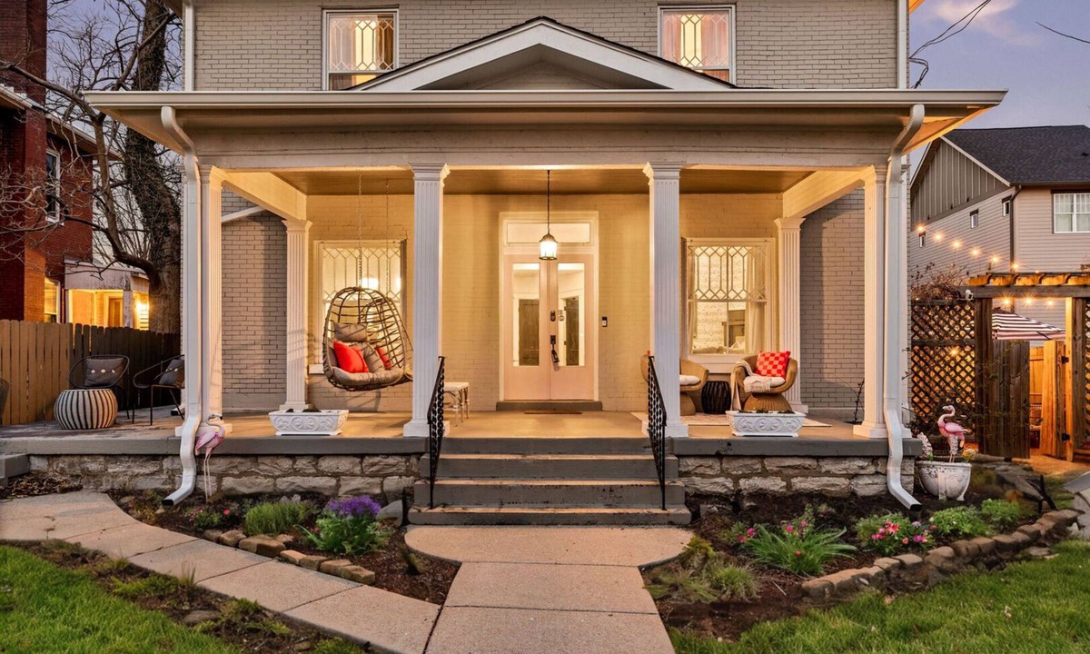 Historic Waverly House | Elegant Elliott-2 Units-Hot Tub-Mins to 12 South