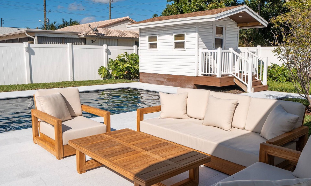 East Boca Raton House | Elegant House with Outstanding Pool, Kid and Pet Friendly Minutes from the Beach