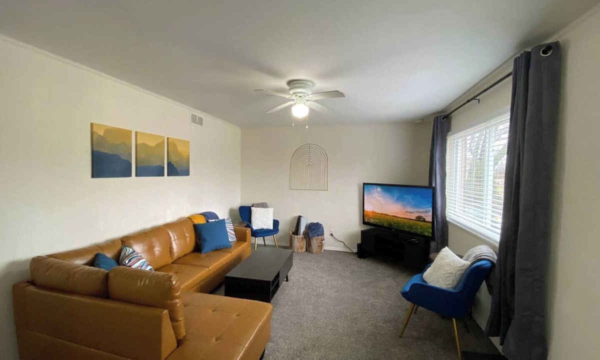 Pontiac House | ✨ Elevated Furnished 3-Bedroom Home Near Auburn Hills ✨