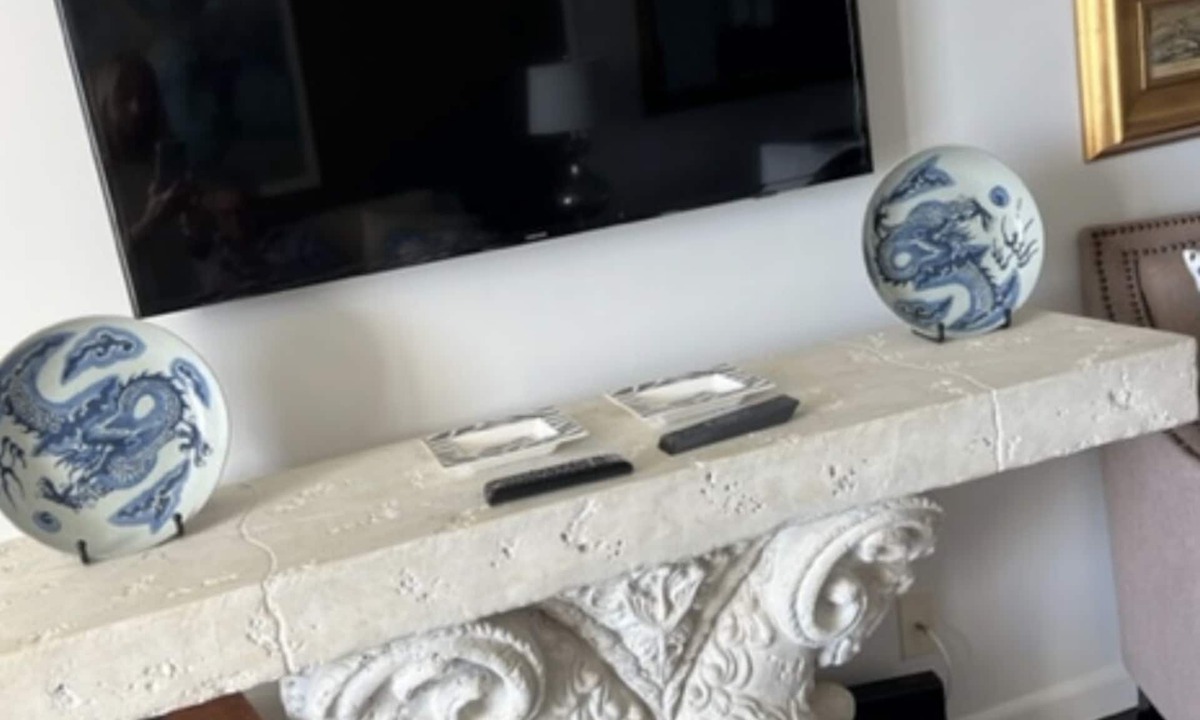 Flamingo Parks Condo | Eloquently decorated 1 bedroom, 1 1/2 bath condo. Beautiful water views/balcony