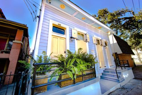 South 7th Ward House | Elysian Historic Cottage - 4 bed-4 ensuite Baths
