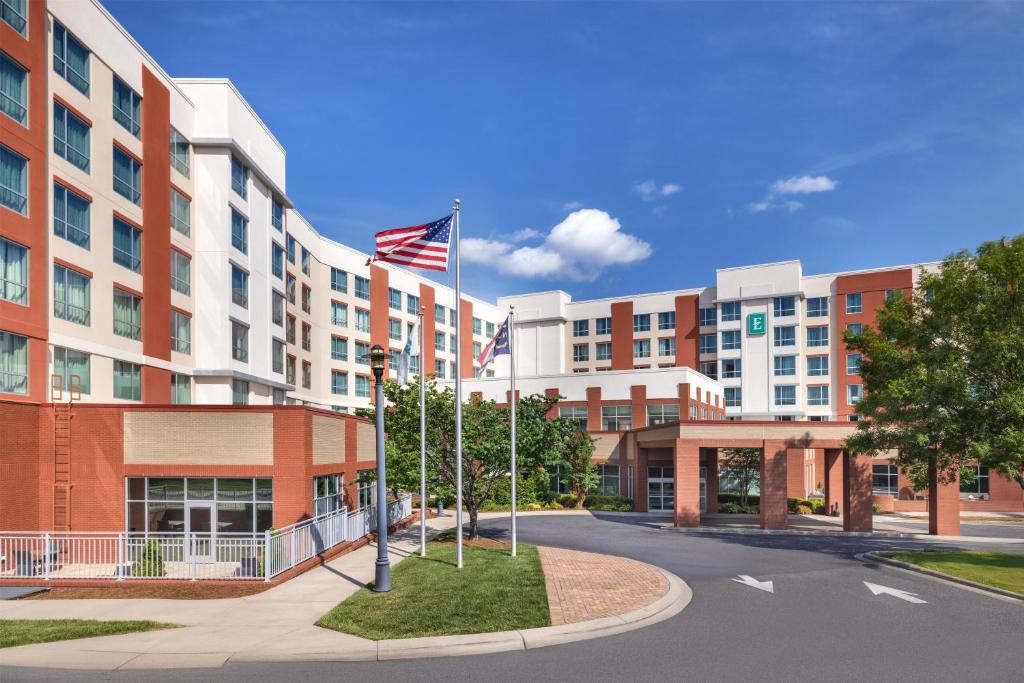 Charlotte Hotel | Embassy Suites Charlotte/Ayrsley