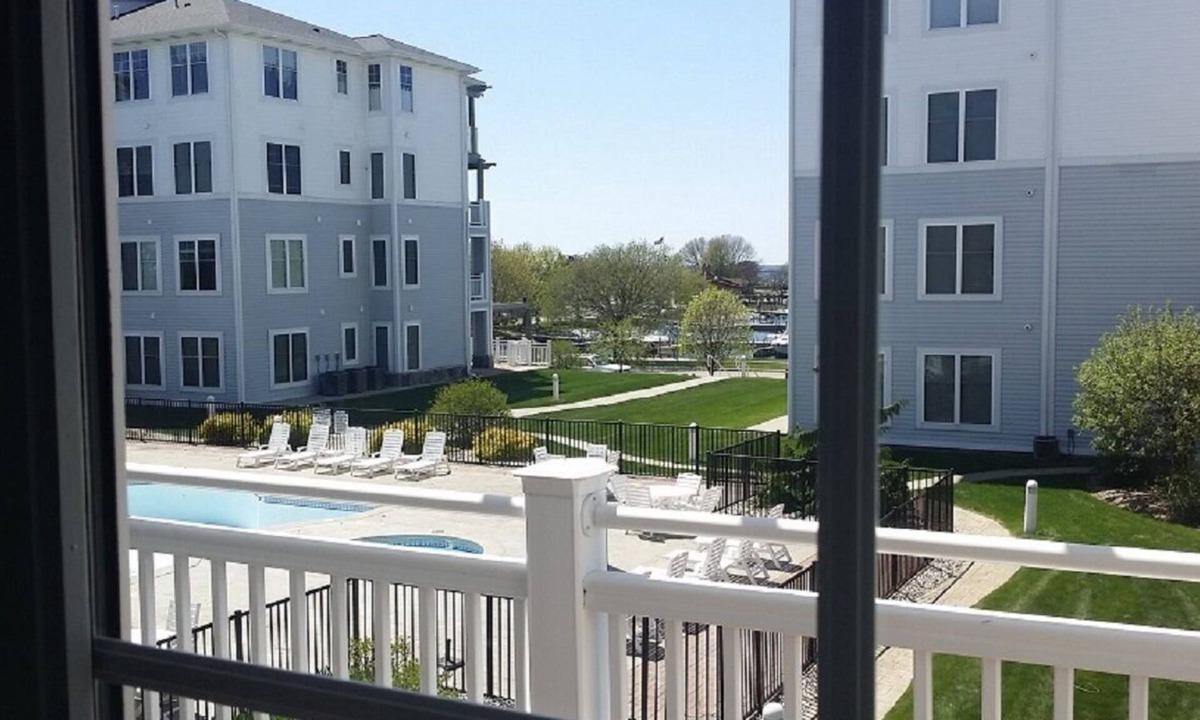 Ludington Condo | Enjoy the warm Summer Breeze in this modern 3BR, 2BA Downtown Condo