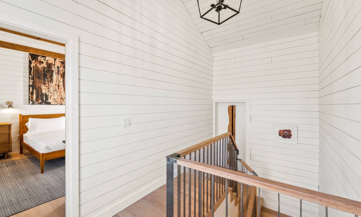 North Downtown Hotel | Entire 5-Room Boutique Hotel in Downtown Charlottesville