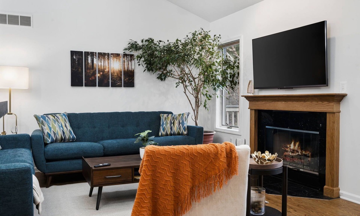 Milan House | Entire Home Near Ann Arbor/Family Friendly