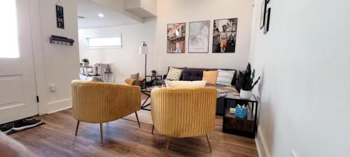 Treme Villa | Entire Spacious Vacation Home - 1 mile to all Attractions