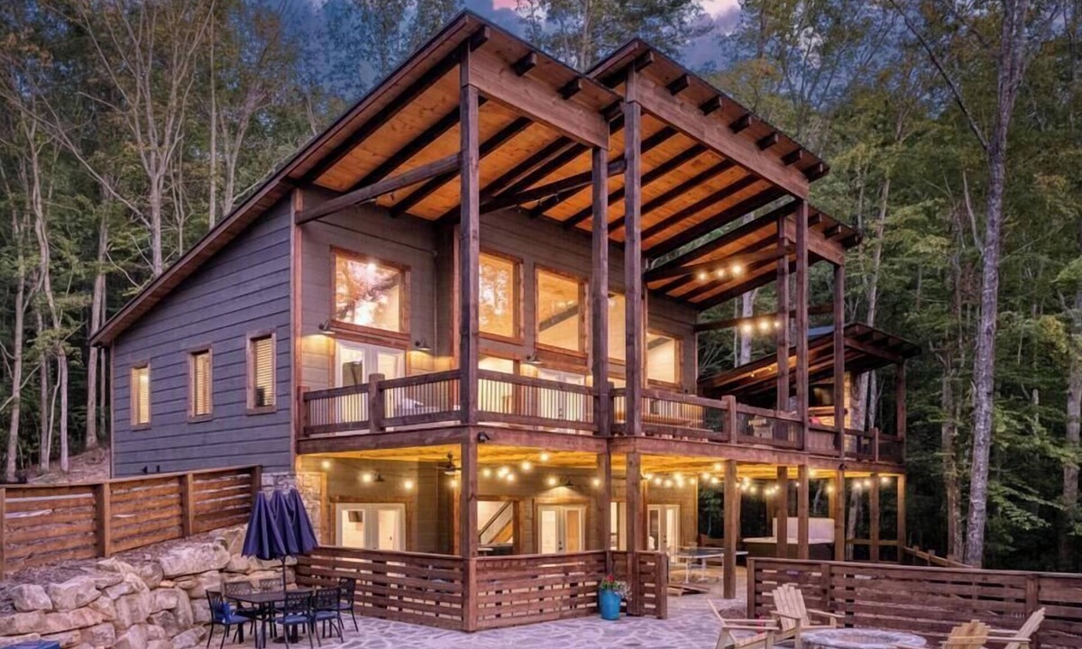 Ridgeline Vistas Cabin | EPIC Heated pool, Outdoor Fireplace, Pool & Hot Tub! Arcade, and Barrel Sauna