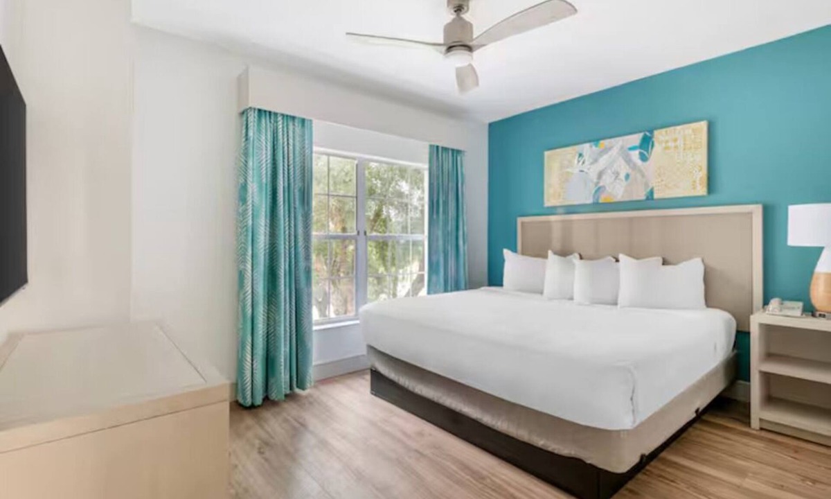 West Kissimmee Hotel | Everything You Need for a Seamless and Enjoyable Stay! Outdoor Pool, Kitchen!