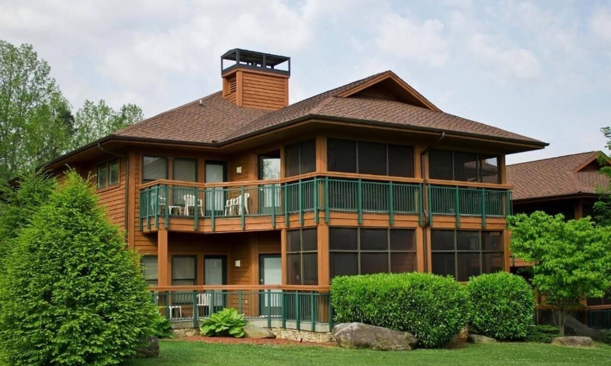 Pittman Center Hotel | Explore Gatlinburg: Spacious Suite Ideal for Families