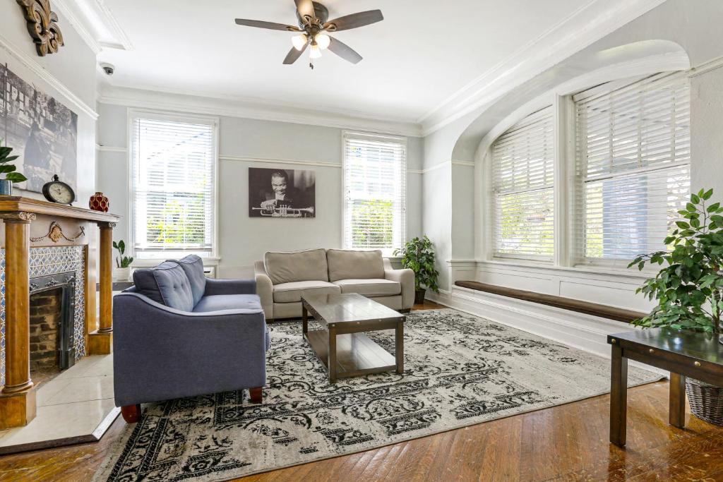Mid-City Apartment | Express Rooms Close to City Amenities