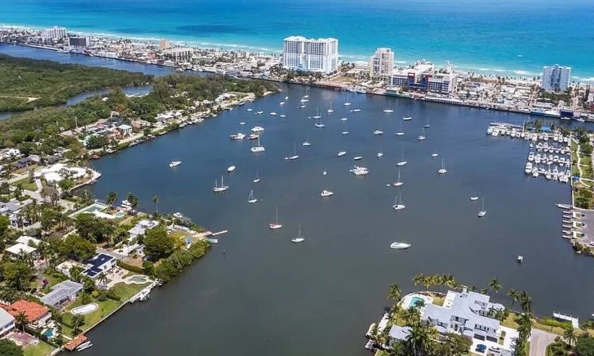 South Lake Villa | Exquisite 4-Bed/3-Bath Private Villa in Hollywood Beach