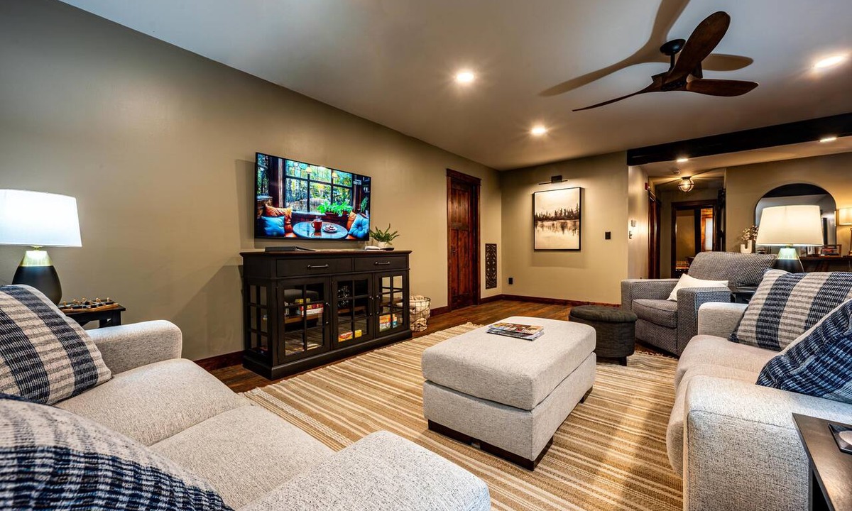 Nashville Condo | Exquisite rustic-contemporary 2 BR Artist Colony condo in a prime location