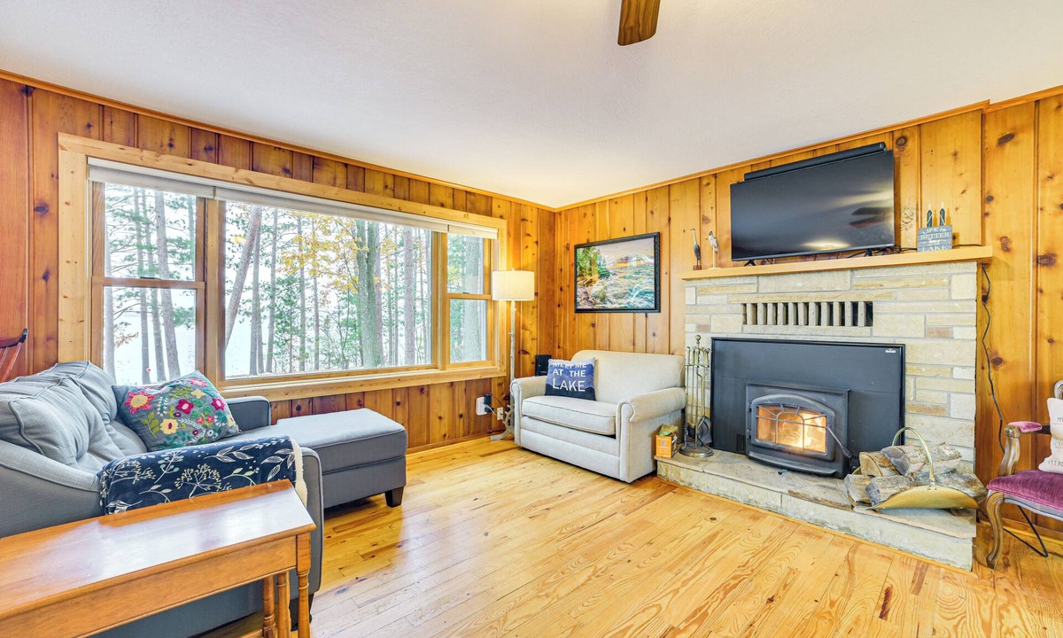 Spruce House | Extended Stay on Hubbard Lake! Quiet Home w/Yard