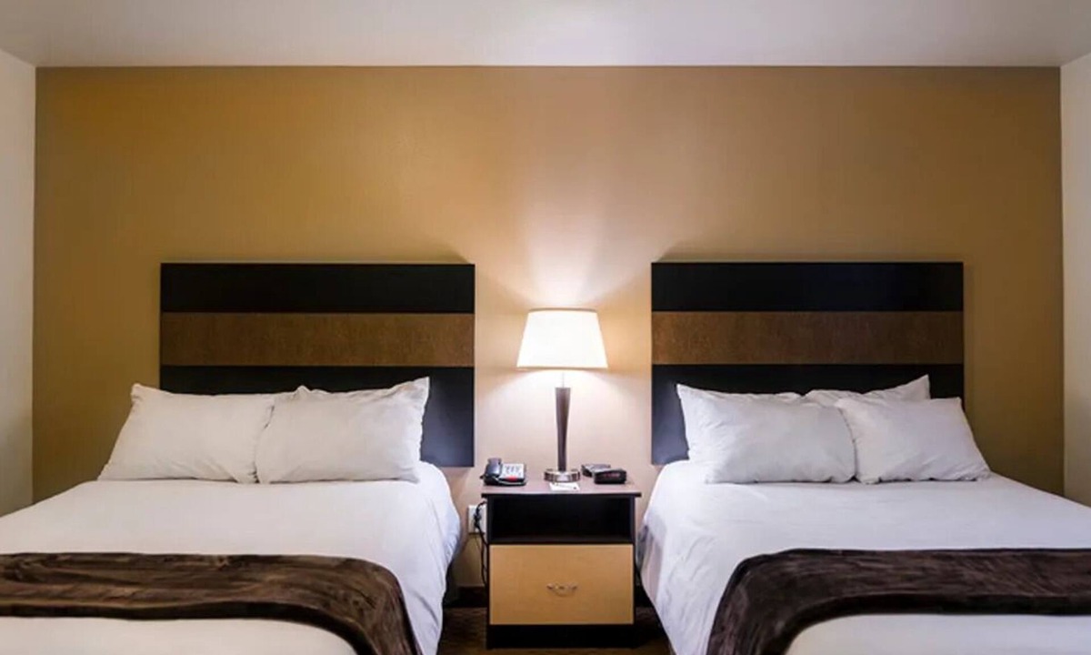 Dickinson Hotel | Extra Space, Extra Fun – 2 Full Beds Suite Perfect for Families & Weekend Escape