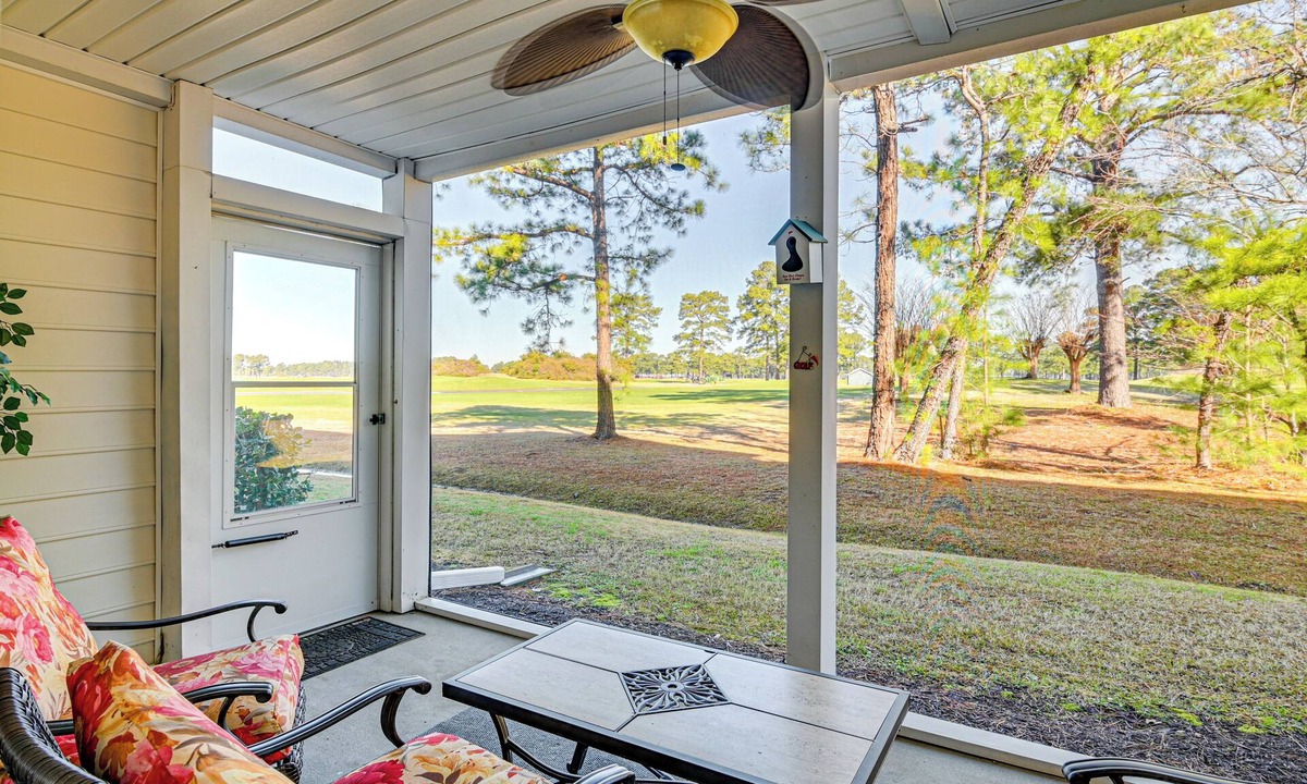 Waterford Plantation Condo | Fairway Views & Pool: Windsor Green Beach Retreat