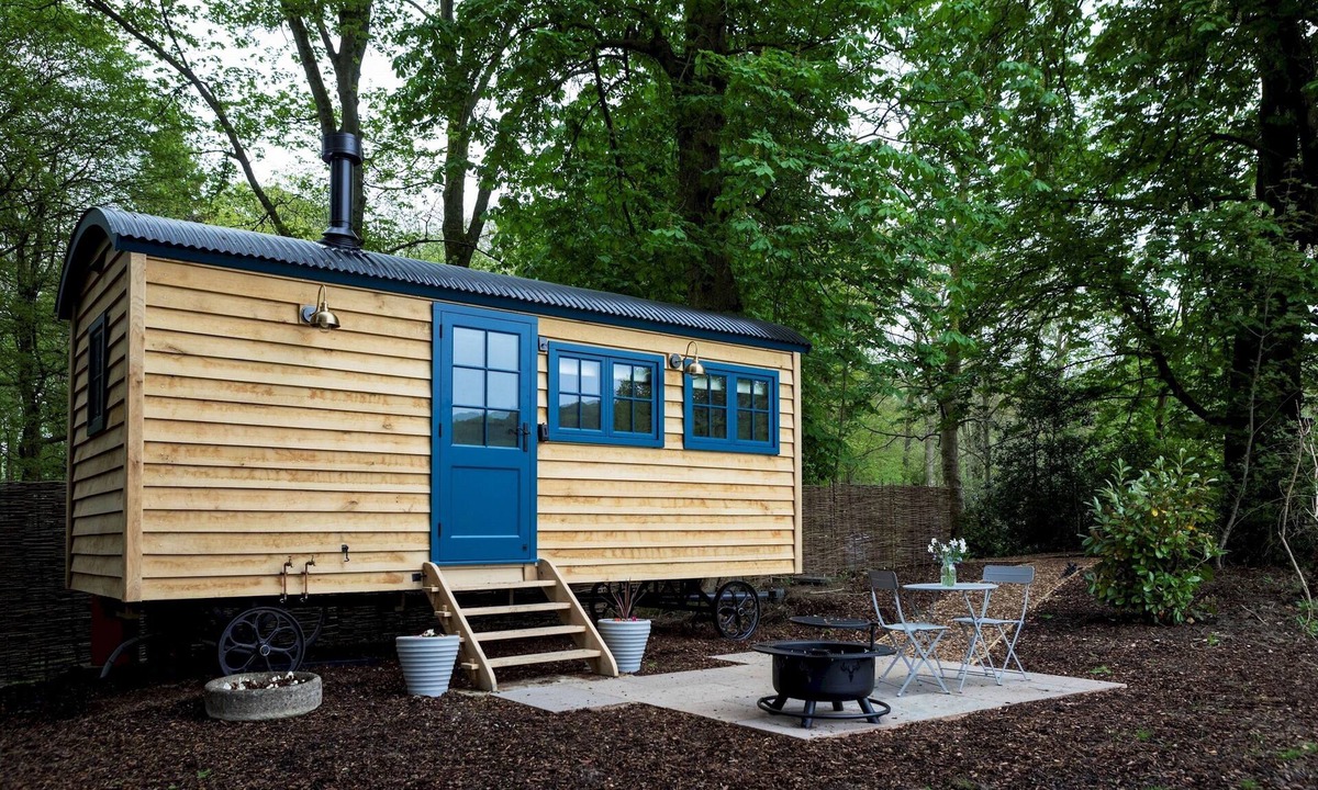 Baslow Cottage | Fallow Shepherd's Hut Chatsworth Estate