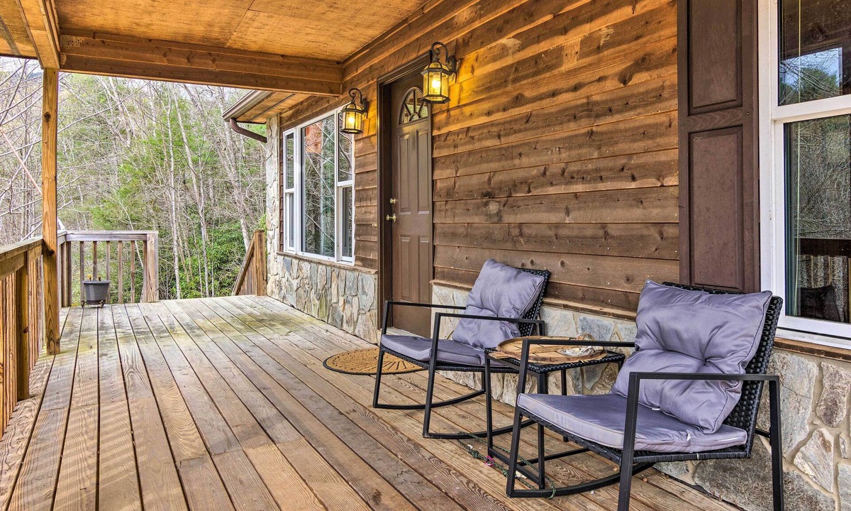 Marion Cottage | Families & Outdoor Groups! Mtn-view Marion Cabin
