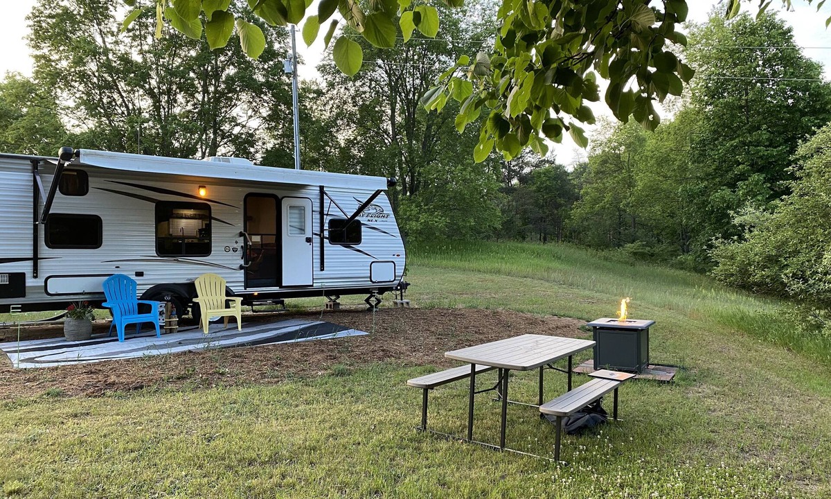 Thompsonville House | FAMILY Camper one mile from Crystal Mountain Family Resort