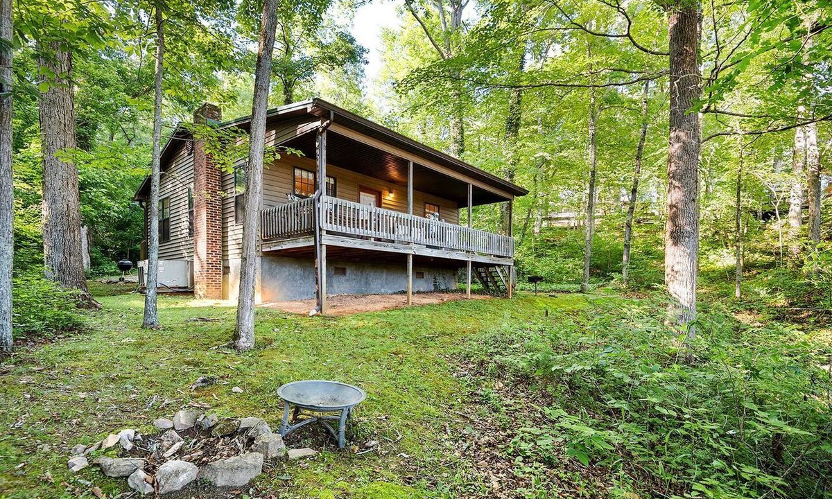 Greeneville Cabin | Family-Friendly Cabin Rental with River Views near Knoxville