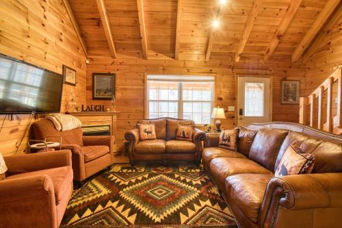 Rocky Grove House | Family-Friendly Cabin with Hot Tub and Game Room