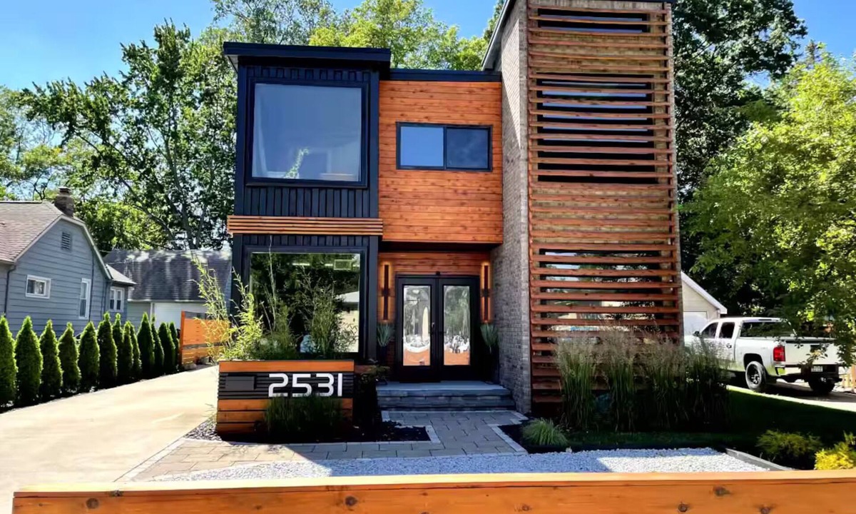 Royal Oak House | Famous shipping container home! Featured in several movies, shows, and articles.