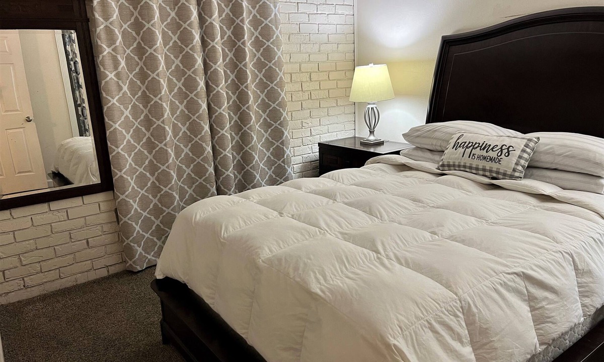 Beauregard Town Historic District Apartment | Fantastic New Remodel, Quiet Downtown Retreat