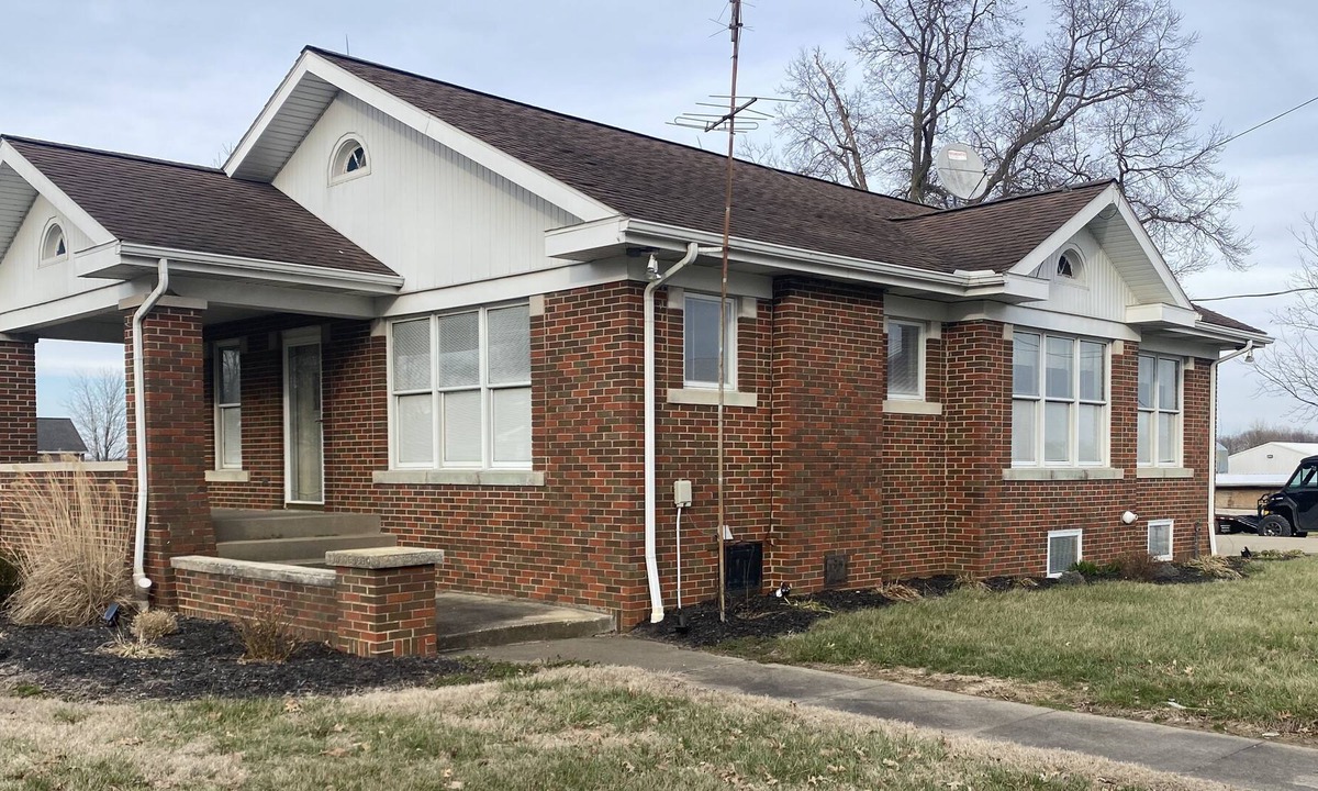 Wadesville House | Farmhouse 7 min from New Harmony 12 min from USI