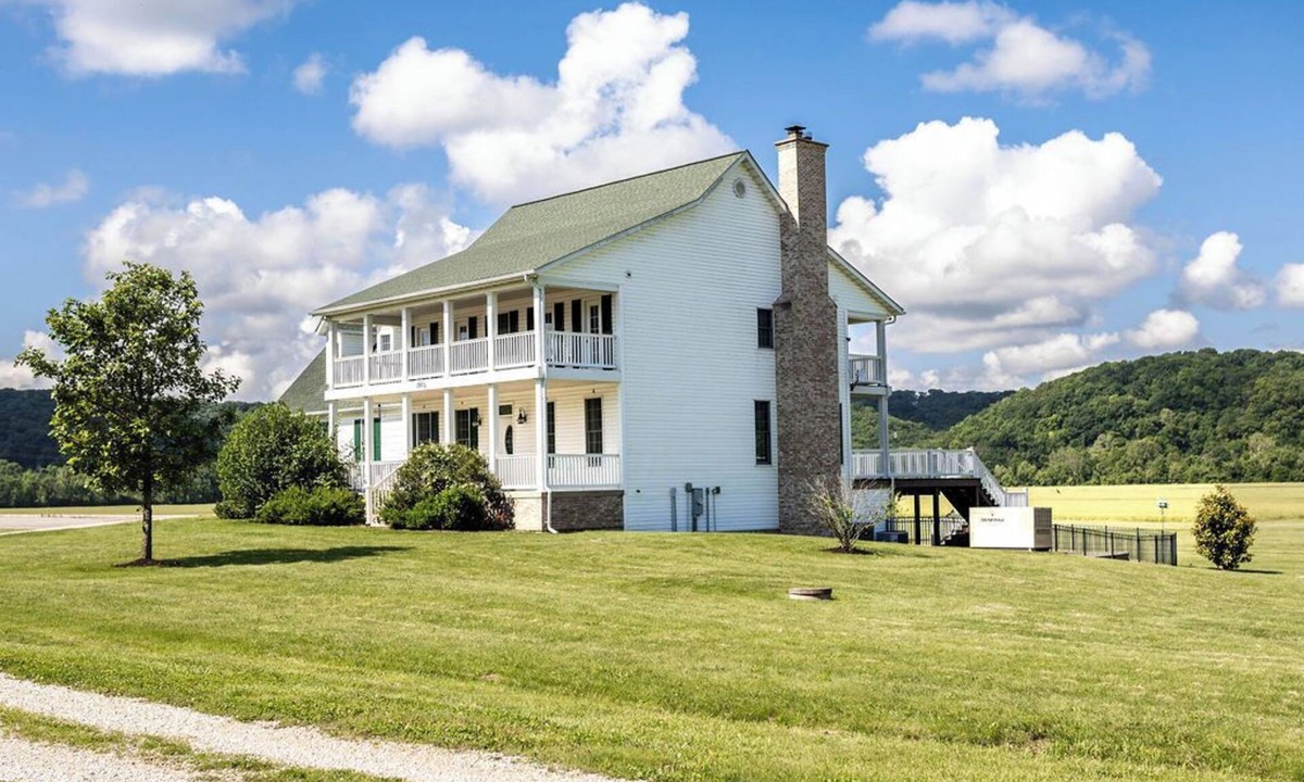 Eureka House | FARMHOUSE RETREAT : w/Pool, Hot Tub & Unique Farm Experiences