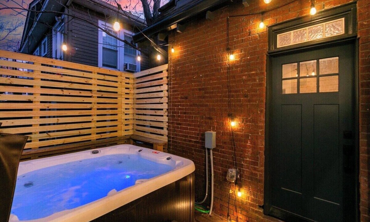 Hillsboro Village House | Feb. Discount! 3 Connected Homes with a Hot Tub