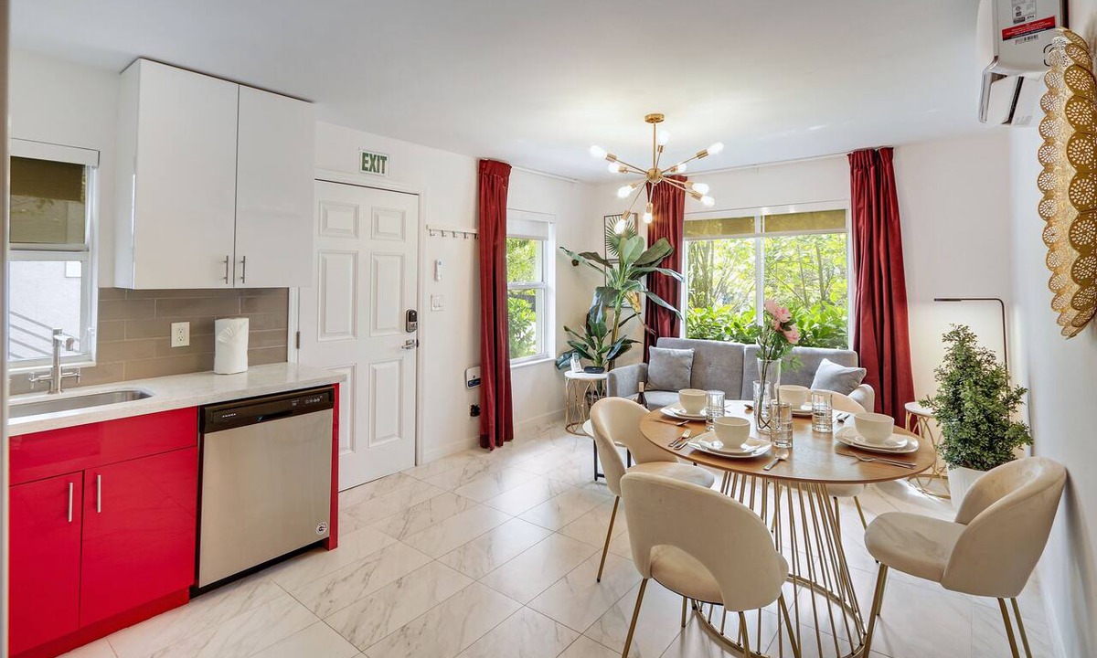 Highland Garden Apartment | FIFA Perfect 18KM | Fuego: Casita Near Beach & Gym Access